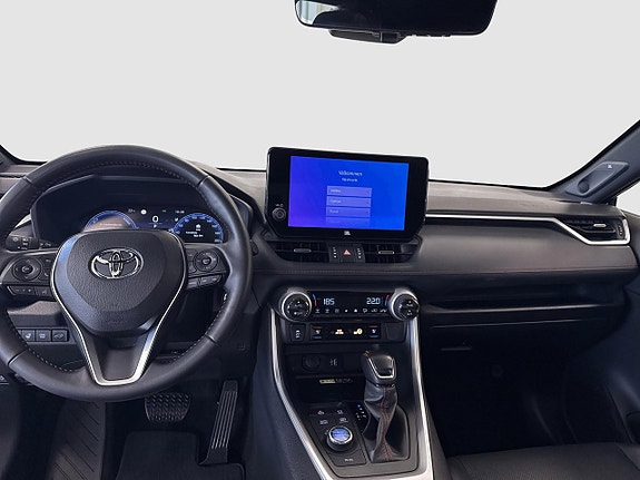 Toyota RAV4 Plug-in Hybrid 12 of 12
