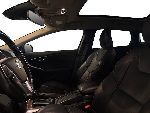 Volvo V40 Cross Country 10 of 17