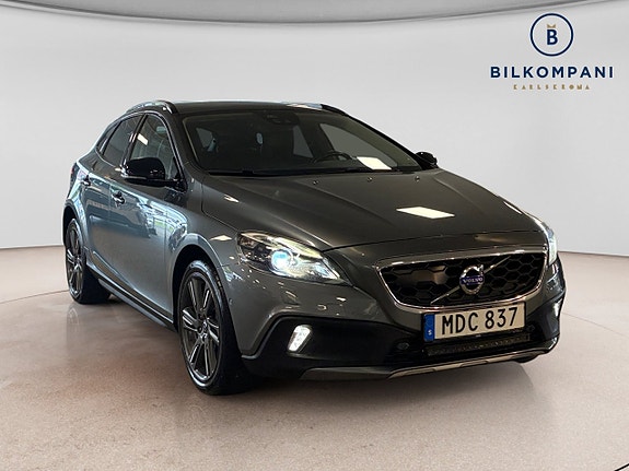 Volvo V40 Cross Country 7 of 17