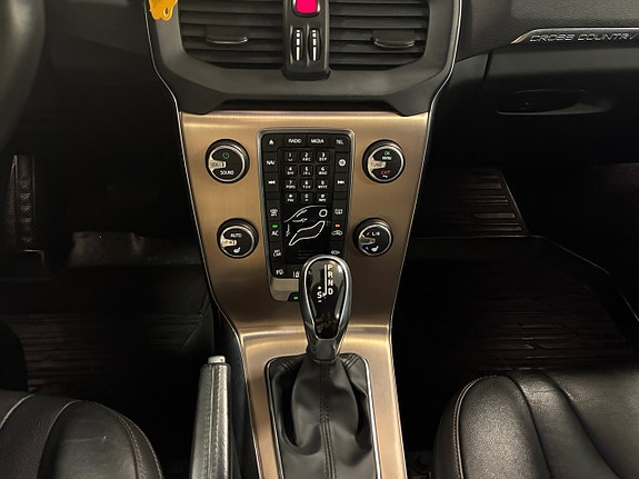 Volvo V40 Cross Country 12 of 17