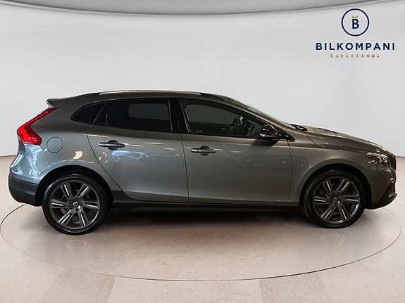 Volvo V40 Cross Country 6 of 17