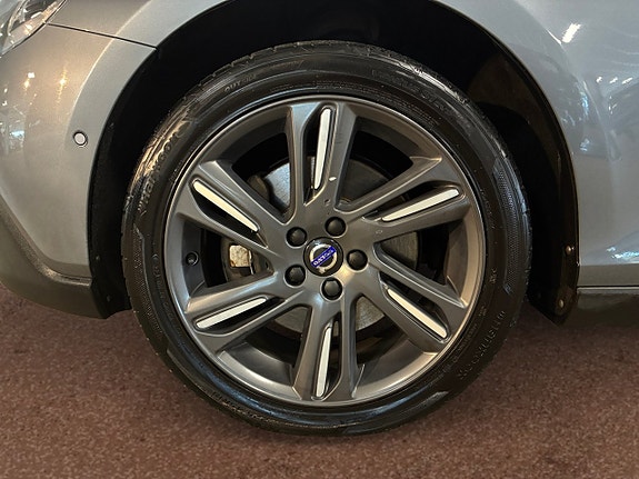 Volvo V40 Cross Country 9 of 17
