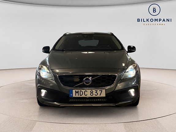 Volvo V40 Cross Country 8 of 17