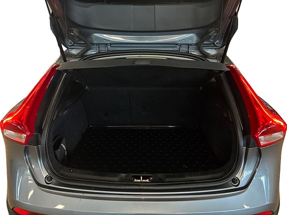 Volvo V40 Cross Country 15 of 17