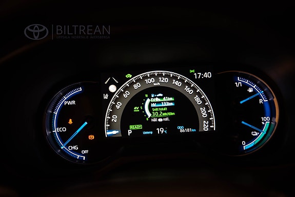 Toyota RAV4 Plug-in Hybrid 20 of 22