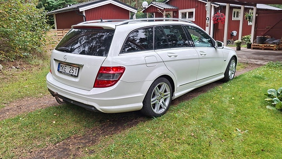 Mercedes-Benz C180 2 of 7