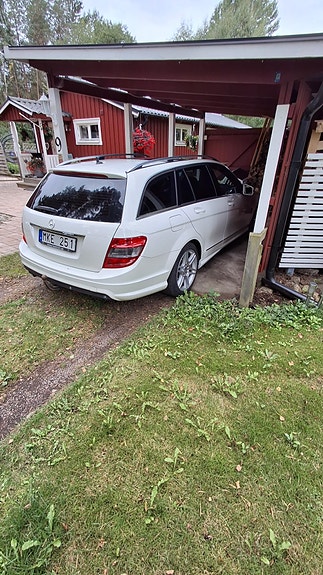 Mercedes-Benz C180 6 of 7