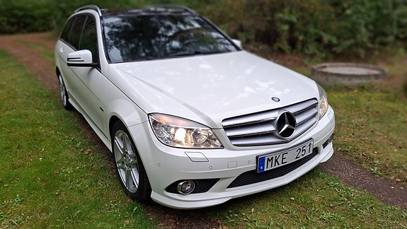 Mercedes-Benz C180 4 of 7