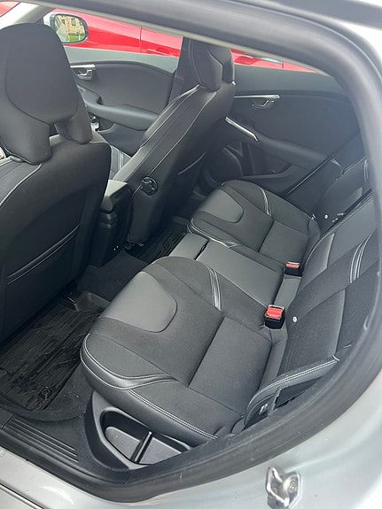 Volvo V40 9 of 9