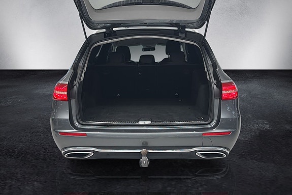 Mercedes-Benz E220 13 of 16
