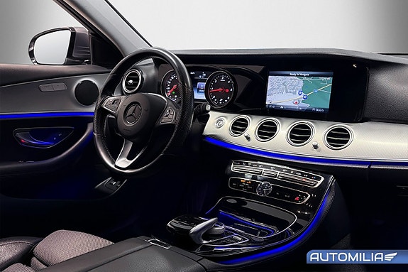 Mercedes-Benz E220 10 of 16