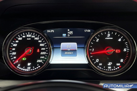 Mercedes-Benz E220 7 of 16