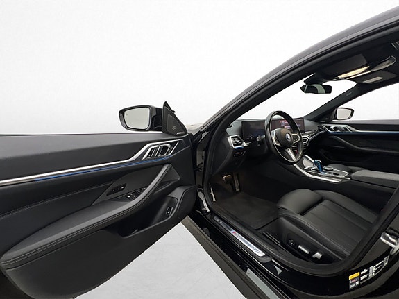 BMW i4 13 of 30