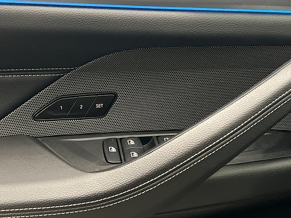 BMW i4 18 of 30
