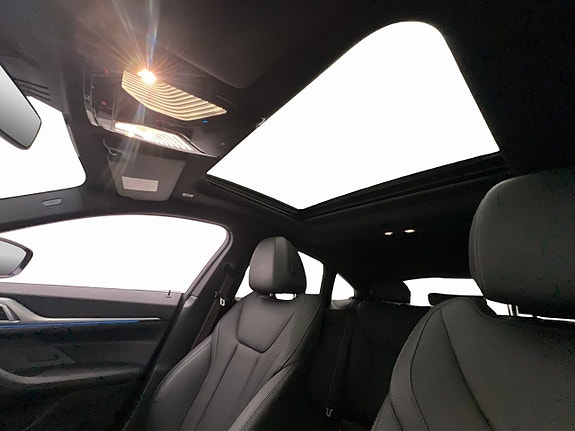 BMW i4 15 of 30