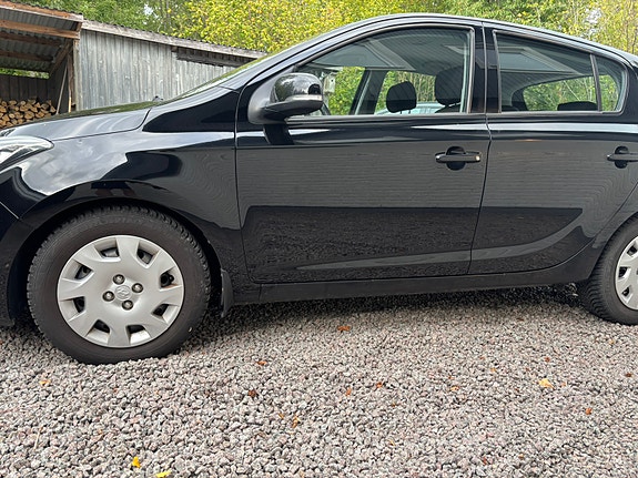 Hyundai i20 2 of 4