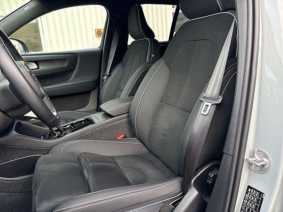 Volvo EX40 6 of 6