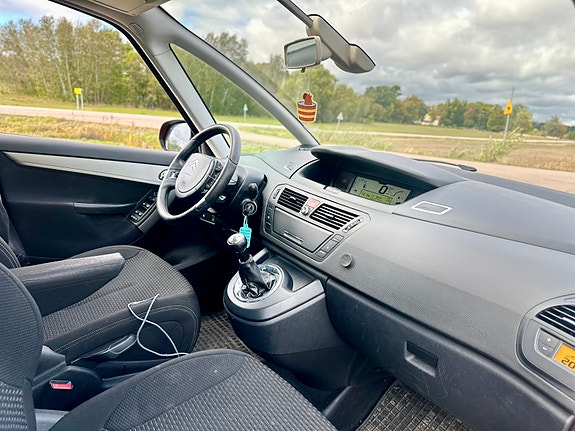 Citroen Grand C4 Picasso 4 of 7