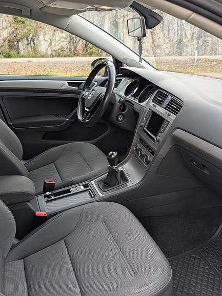 Volkswagen Golf VII 5 of 6