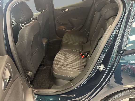 Opel Astra 8 of 12