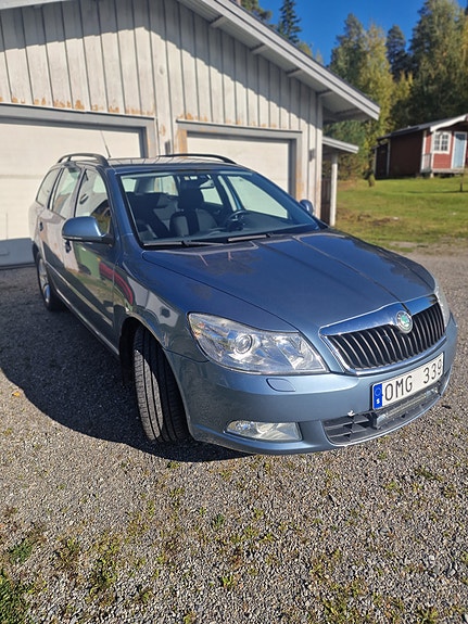 Skoda Octavia 2 of 6