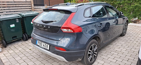 Volvo V40 Cross Country 3 of 3