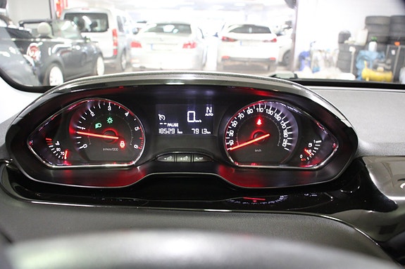 Peugeot 208 6 of 17