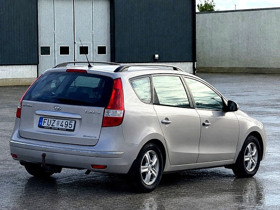 Hyundai i30 10 of 12