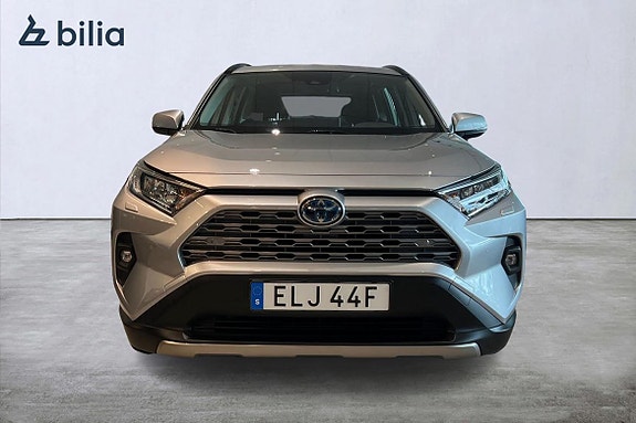 Toyota RAV4 6 of 22