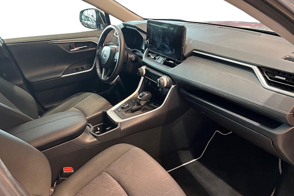 Toyota RAV4 7 of 22