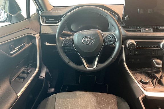 Toyota RAV4 11 of 22