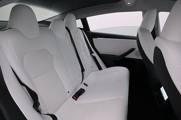 Tesla Model 3 19 of 27