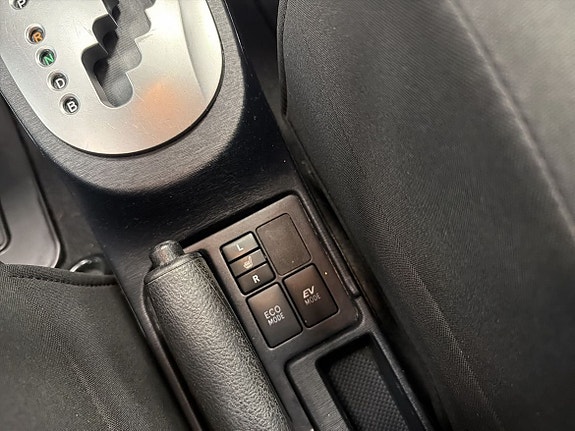 Toyota Yaris 19 of 21