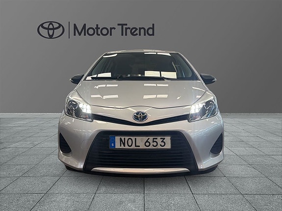 Toyota Yaris 5 of 21