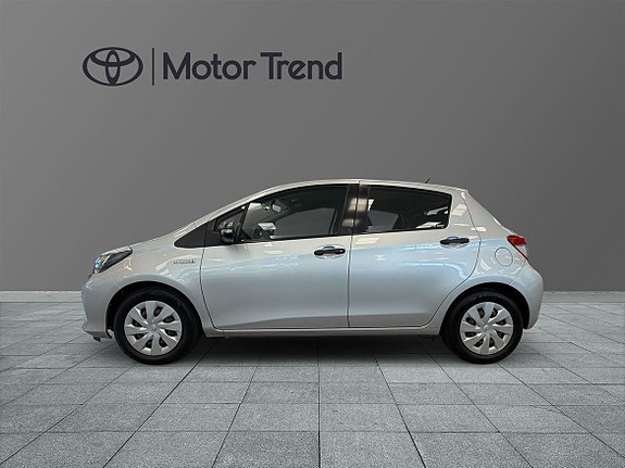 Toyota Yaris 3 of 21