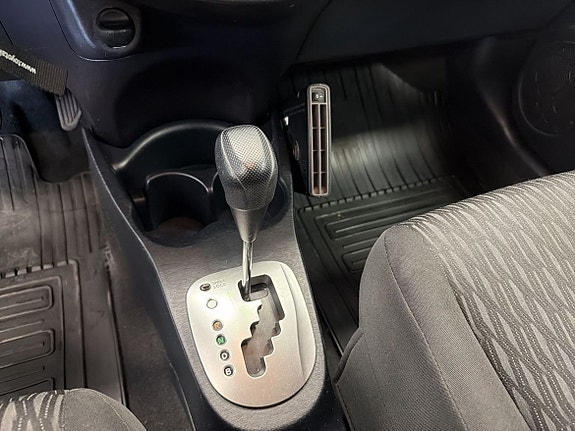 Toyota Yaris 21 of 21