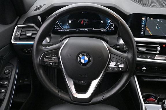BMW 330e 7 of 27