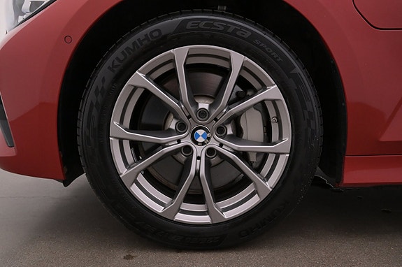 BMW 330e 27 of 27