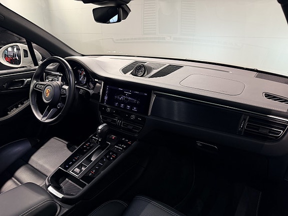 Porsche Macan GTS 28 of 29