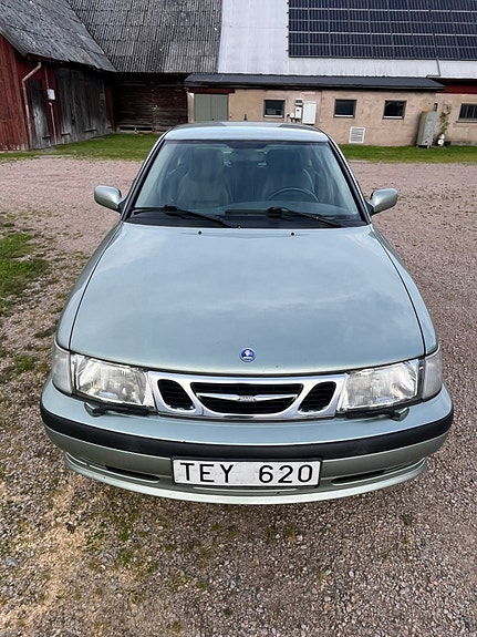 Saab 9-3 2 of 6