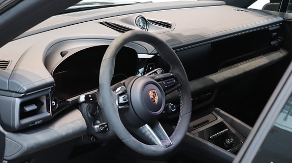 Porsche Macan GTS 7 of 10