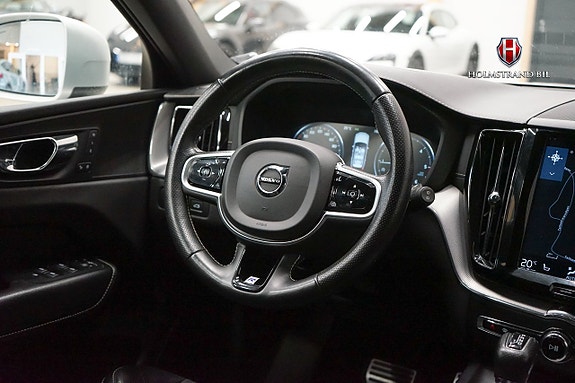 Volvo XC60 13 of 26
