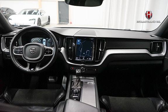 Volvo XC60 12 of 26