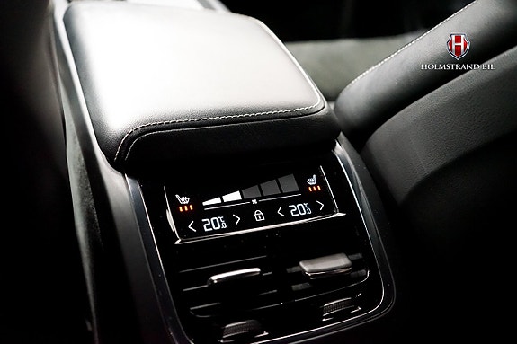 Volvo XC60 11 of 26