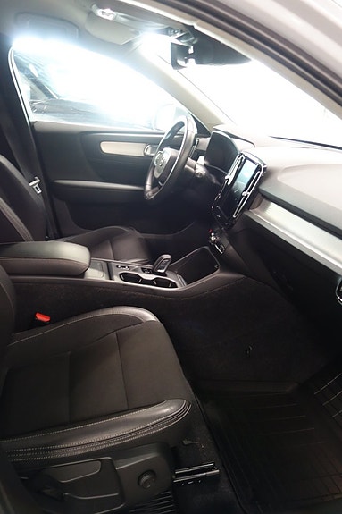 Volvo XC40 6 of 6