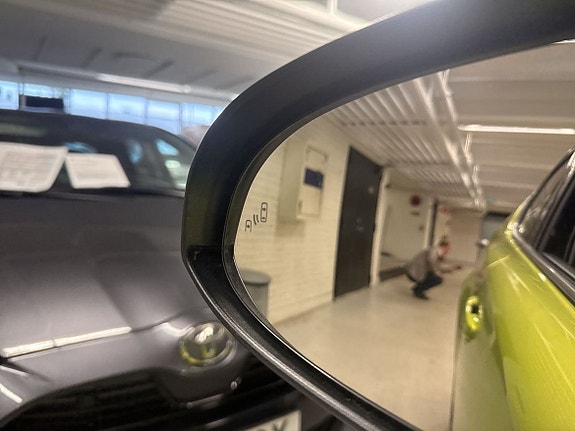 Toyota C-HR 13 of 20
