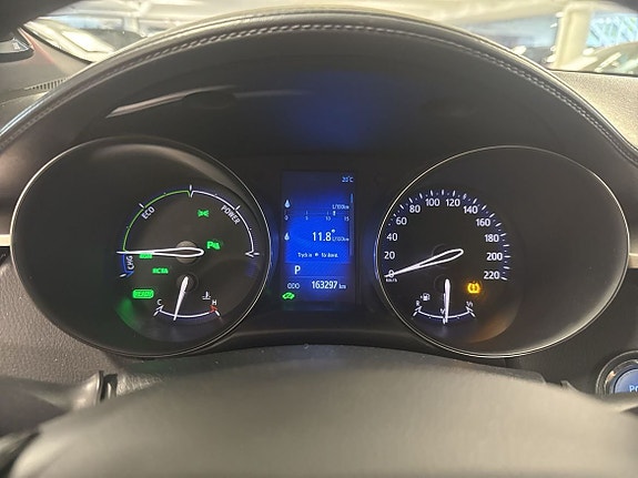 Toyota C-HR 15 of 20