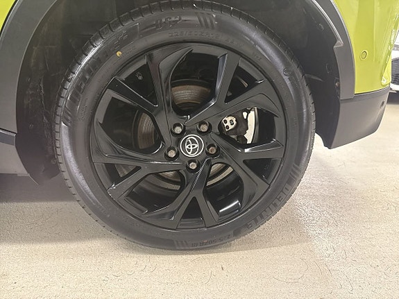 Toyota C-HR 12 of 20