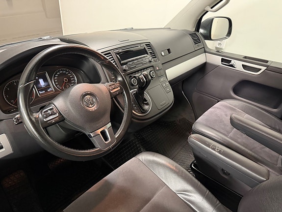 Volkswagen Multivan 4 of 11