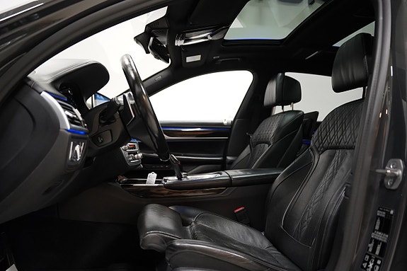 BMW 750Li 11 of 30